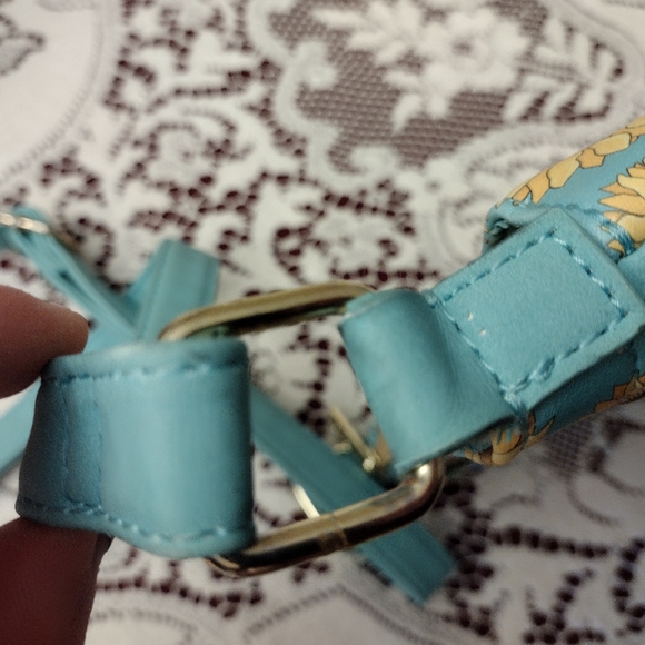 Loungefly Pocahontas Purse - Picture 3 of 5